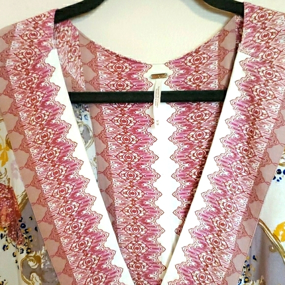 Free People v-neck cropped blouse size M - Picture 2 of 9